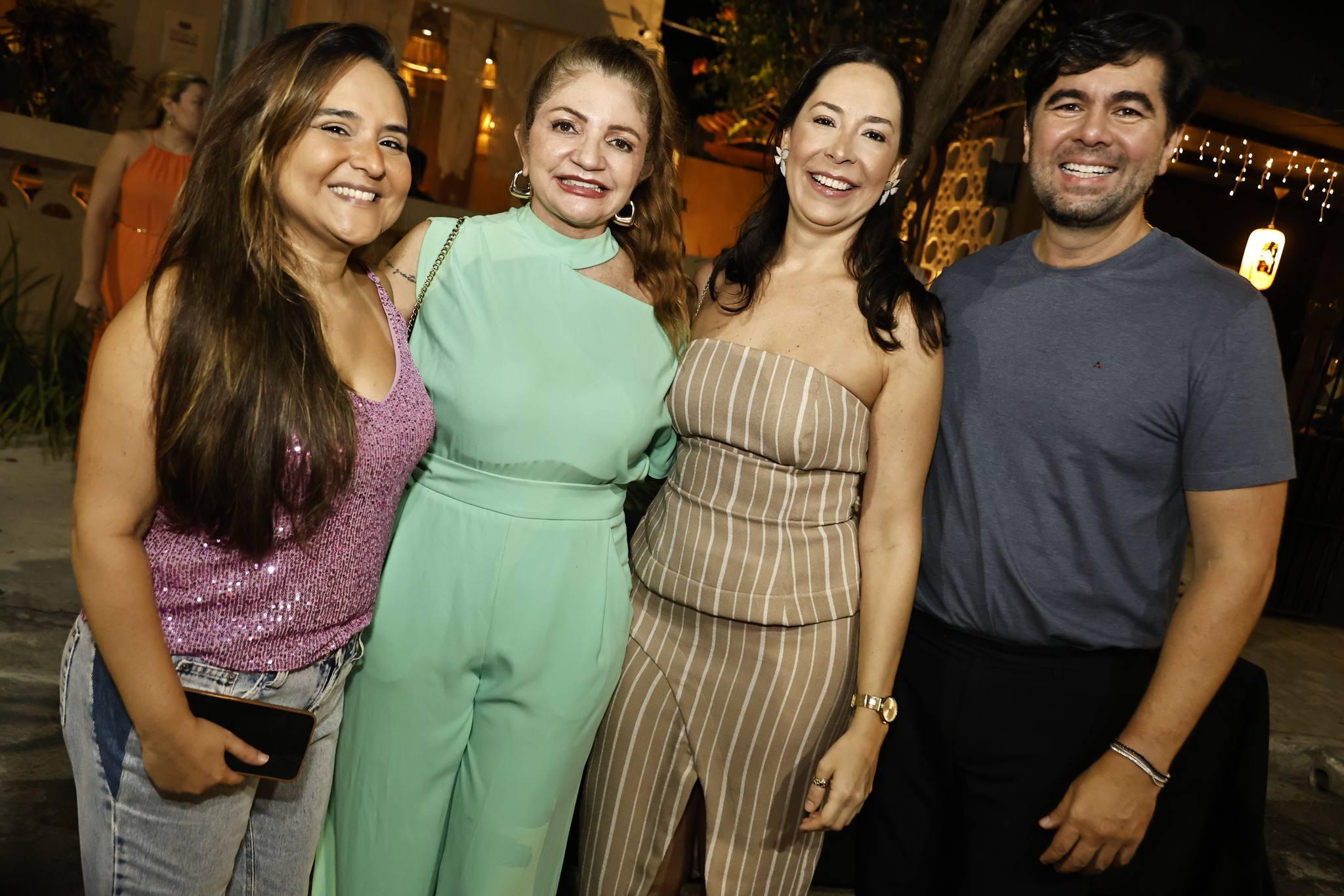 Fernanda Airfes, Ian Gomes, Ludmila Amaral e Itaquê Figueiredo
