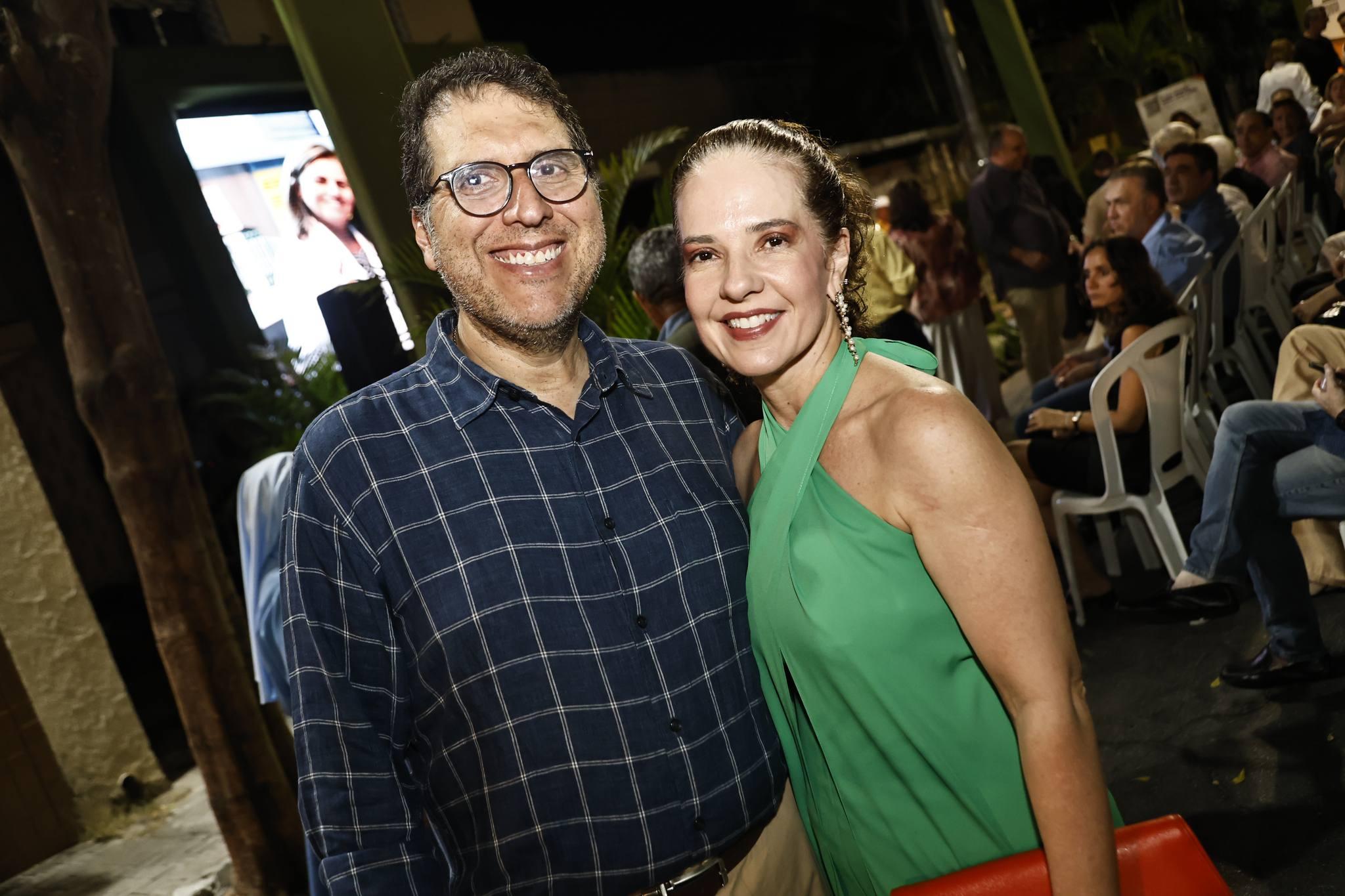 João Jorge Santos e Camila Cavalcante